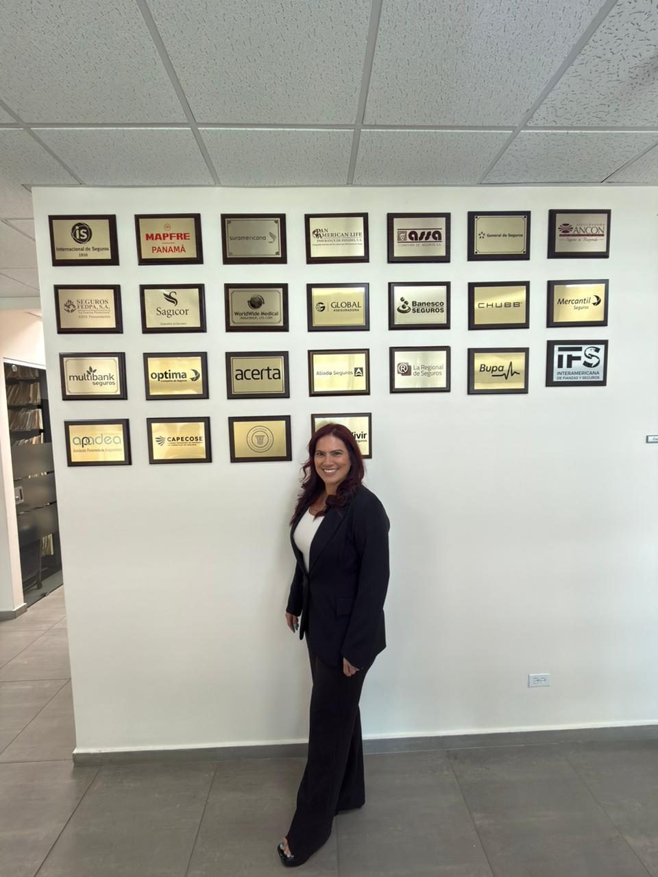 Entrega de placa institucional CONALPROSE