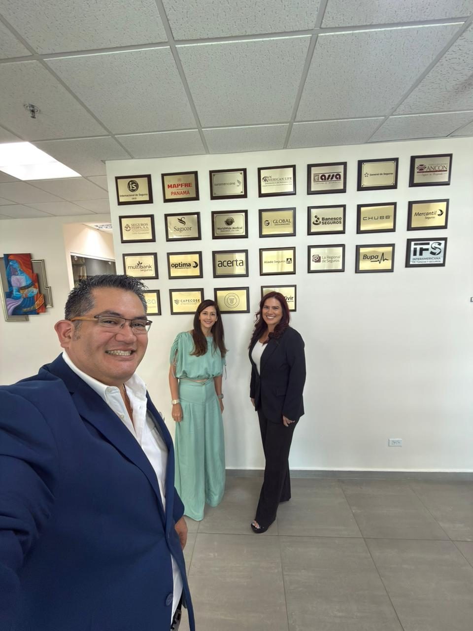 Entrega de placa institucional CONALPROSE